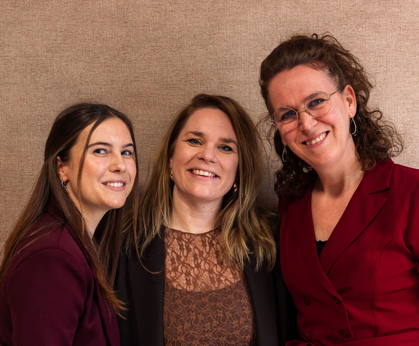 ellen-anouk-lydia Ellen en Meriam die aan het praten zijn.